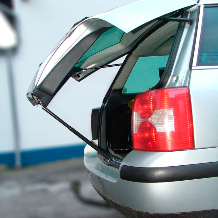 yelloopen-beispiel_haltesystem-kofferraum_car-wrapping_yellotools yelloopen-beispiel_haltesystem-kofferraum_car-wrapping_yellotools